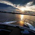 Avanti , W Centrum Przy Jeziorze I Promenadzie, Sniadanie , Obiad Lub Obiadokolacja