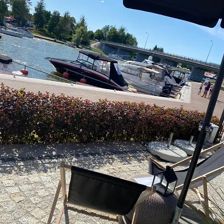 Avanti , W Centrum Przy Jeziorze I Promenadzie, Sniadanie , Obiad Lub Obiadokolacja Bed and Breakfast