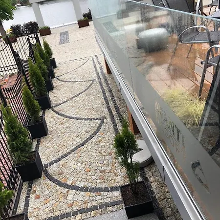 Avanti , W Centrum Przy Jeziorze I Promenadzie, Sniadanie , Obiad Lub Obiadokolacja