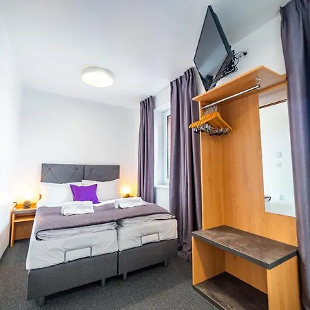 Avanti , W Centrum Przy Jeziorze I Promenadzie, Sniadanie , Obiad Lub Obiadokolacja Bed and breakfast