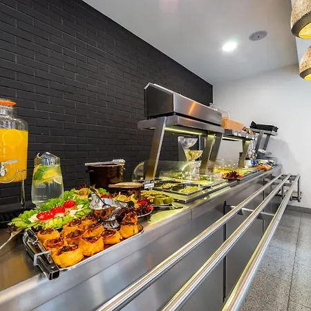 فندق مبيت وإفطار Avanti , W Centrum Przy Jeziorze I Promenadzie, Sniadanie , Obiad Lub Obiadokolacja *