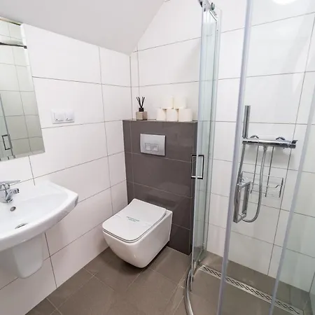 Avanti , W Centrum Przy Jeziorze I Promenadzie, Sniadanie , Obiad Lub Obiadokolacja Mikołajki