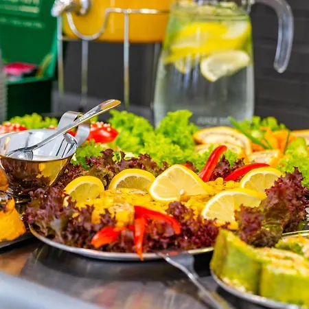 Avanti , W Centrum Przy Jeziorze I Promenadzie, Sniadanie , Obiad Lub Obiadokolacja Bed and Breakfast Mikołajki