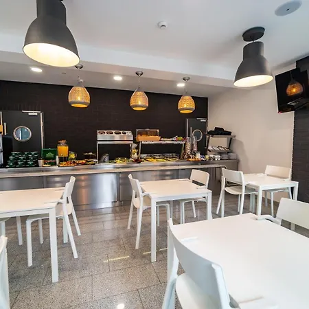 Avanti , W Centrum Przy Jeziorze I Promenadzie, Sniadanie , Obiad Lub Obiadokolacja