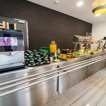 Bed and Breakfast Avanti , W Centrum Przy Jeziorze I Promenadzie, Sniadanie , Obiad Lub Obiadokolacja