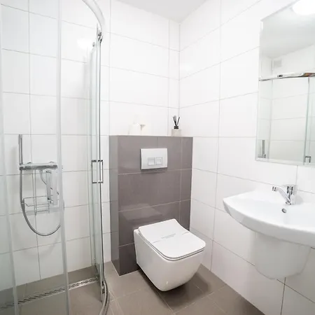 Avanti , W Centrum Przy Jeziorze I Promenadzie, Sniadanie , Obiad Lub Obiadokolacja 3* Mikołajki