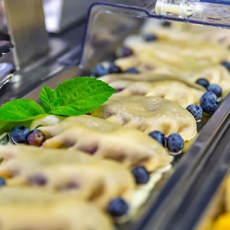 Alojamento de Acomodação e Pequeno-almoço Avanti , W Centrum Przy Jeziorze I Promenadzie, Sniadanie , Obiad Lub Obiadokolacja Mikołajki