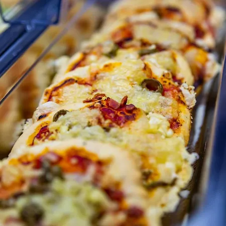 Avanti , W Centrum Przy Jeziorze I Promenadzie, Sniadanie , Obiad Lub Obiadokolacja Mikołajki