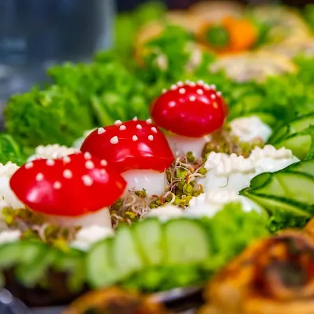 Avanti , W Centrum Przy Jeziorze I Promenadzie, Sniadanie , Obiad Lub Obiadokolacja