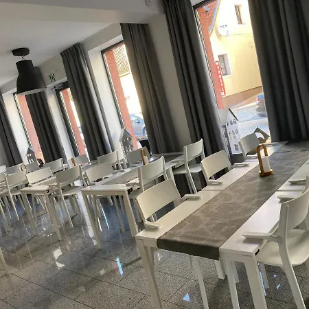 Avanti , W Centrum Przy Jeziorze I Promenadzie, Sniadanie , Obiad Lub Obiadokolacja 3*