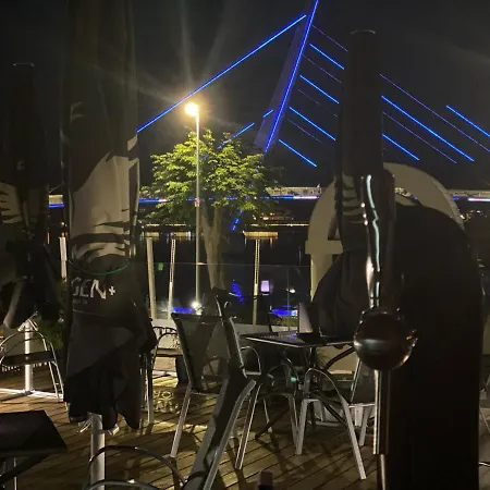 Avanti , W Centrum Przy Jeziorze I Promenadzie, Sniadanie , Obiad Lub Obiadokolacja * Mikołajki