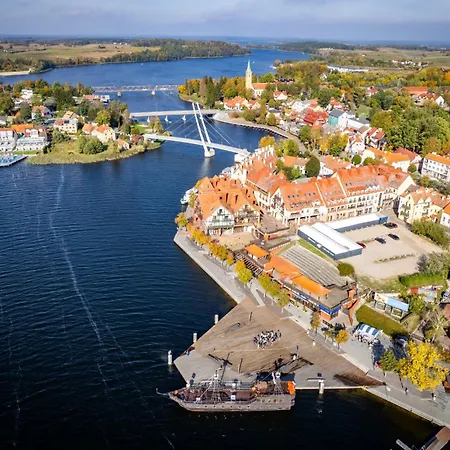 Avanti Mikolajki: Lakeside Retreat With Dining Options Bed & Breakfast
