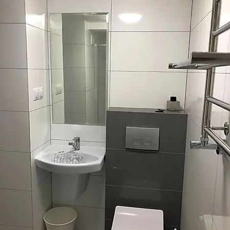 Avanti , W Centrum Przy Jeziorze I Promenadzie, Sniadanie , Obiad Lub Obiadokolacja Alojamento de Acomodação e Pequeno-almoço 3*