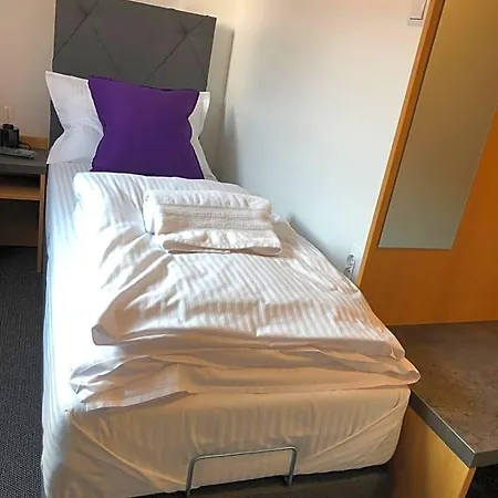 Avanti , W Centrum Przy Jeziorze I Promenadzie, Sniadanie , Obiad Lub Obiadokolacja Alojamento de Acomodação e Pequeno-almoço 3*