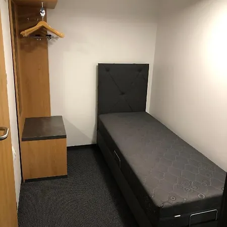 Avanti , W Centrum Przy Jeziorze I Promenadzie, Sniadanie , Obiad Lub Obiadokolacja Bed and Breakfast