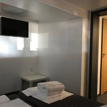 Bed and Breakfast Avanti , W Centrum Przy Jeziorze I Promenadzie, Sniadanie , Obiad Lub Obiadokolacja